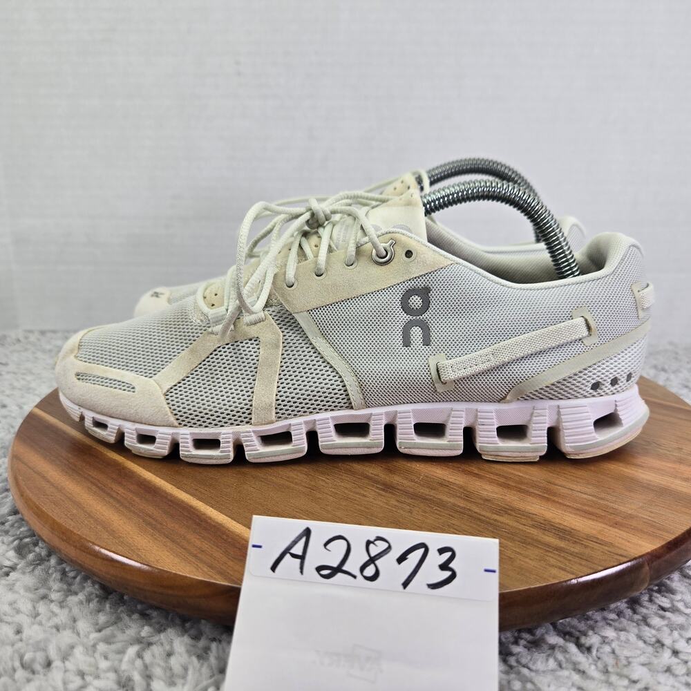 On Running Womens 9 Cloud 5 Ice White Athletic Casual Lifestyle Gym Running Shoe